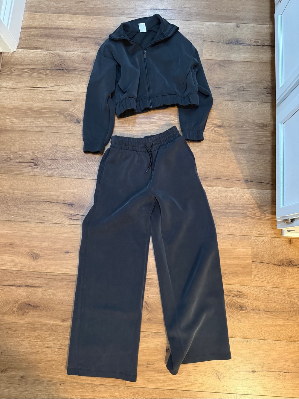 all in motion Black Wide-Leg Sweatpants with Cropped Zip Hoodie